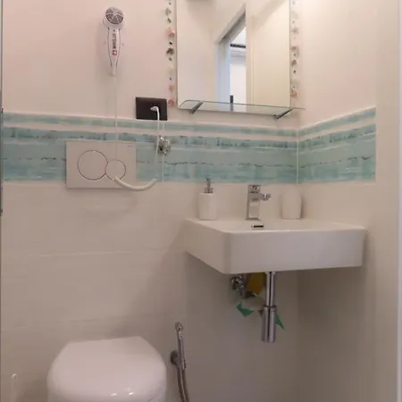 Amici Holidey Stazione Affittacamere La Spezia