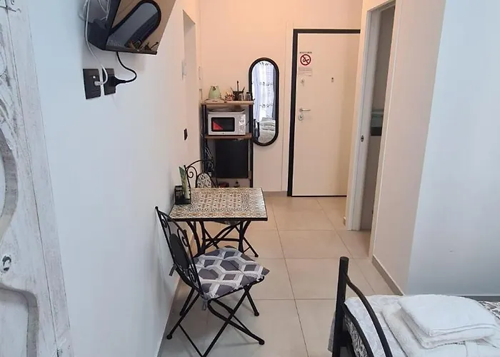 Amici Holidey Stazione Гостевой дом